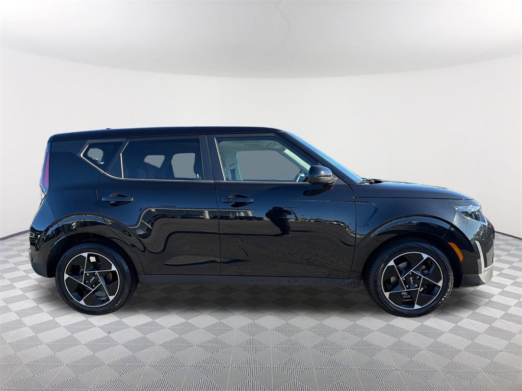 Used 2023 Kia Soul EX image 4