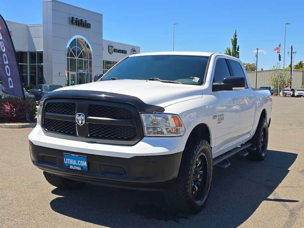 Used 2019 RAM 1500 Classic SLT w/ Luxury Group AWD/4WD image 1