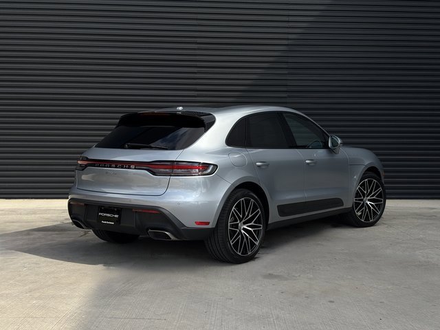 Certified 2025 Porsche Macan image 7