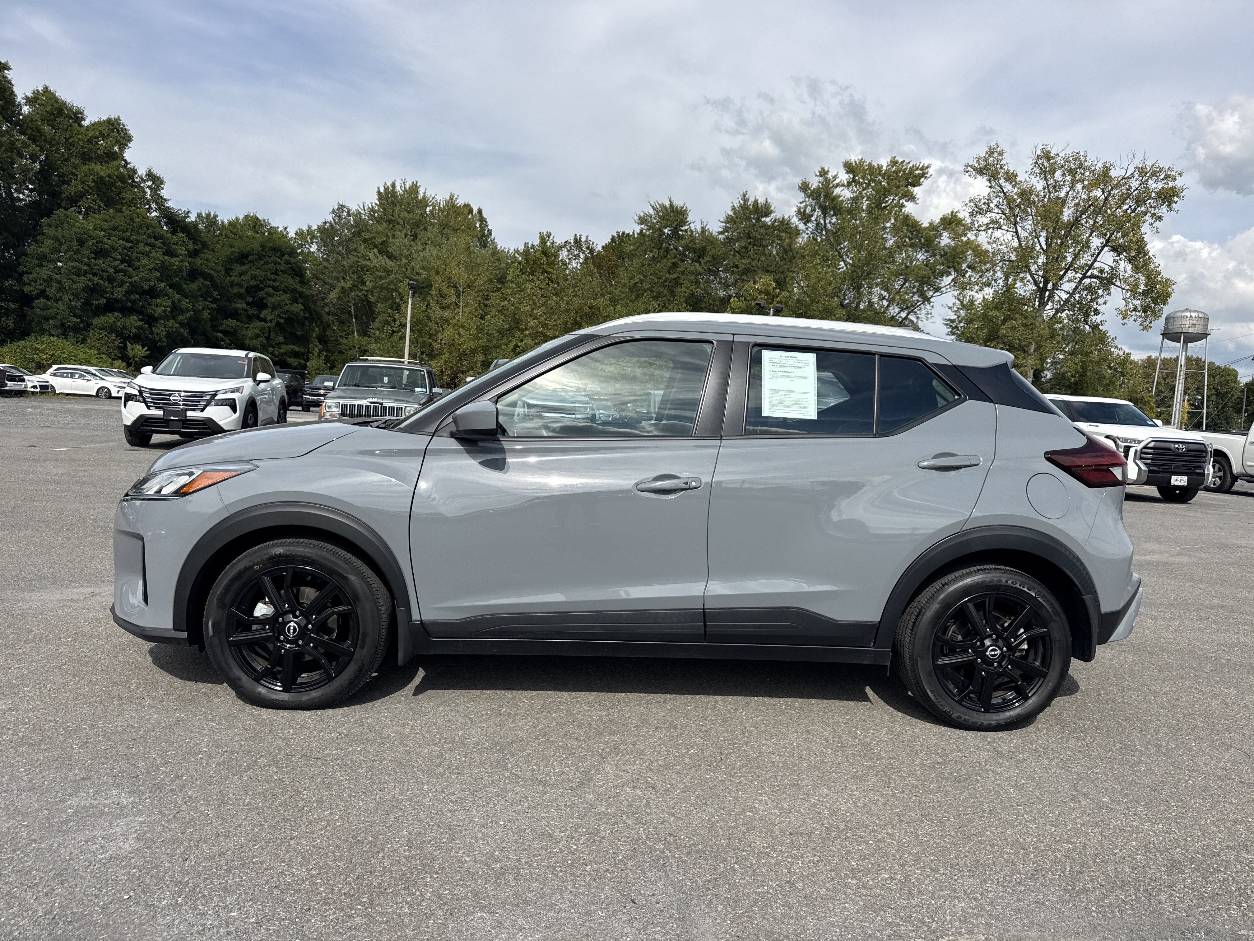 Certified 2023 Nissan Kicks SV image 8