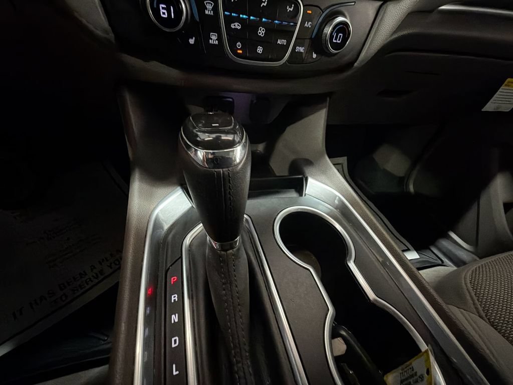 Used 2020 Chevrolet Traverse LT FWD image 15