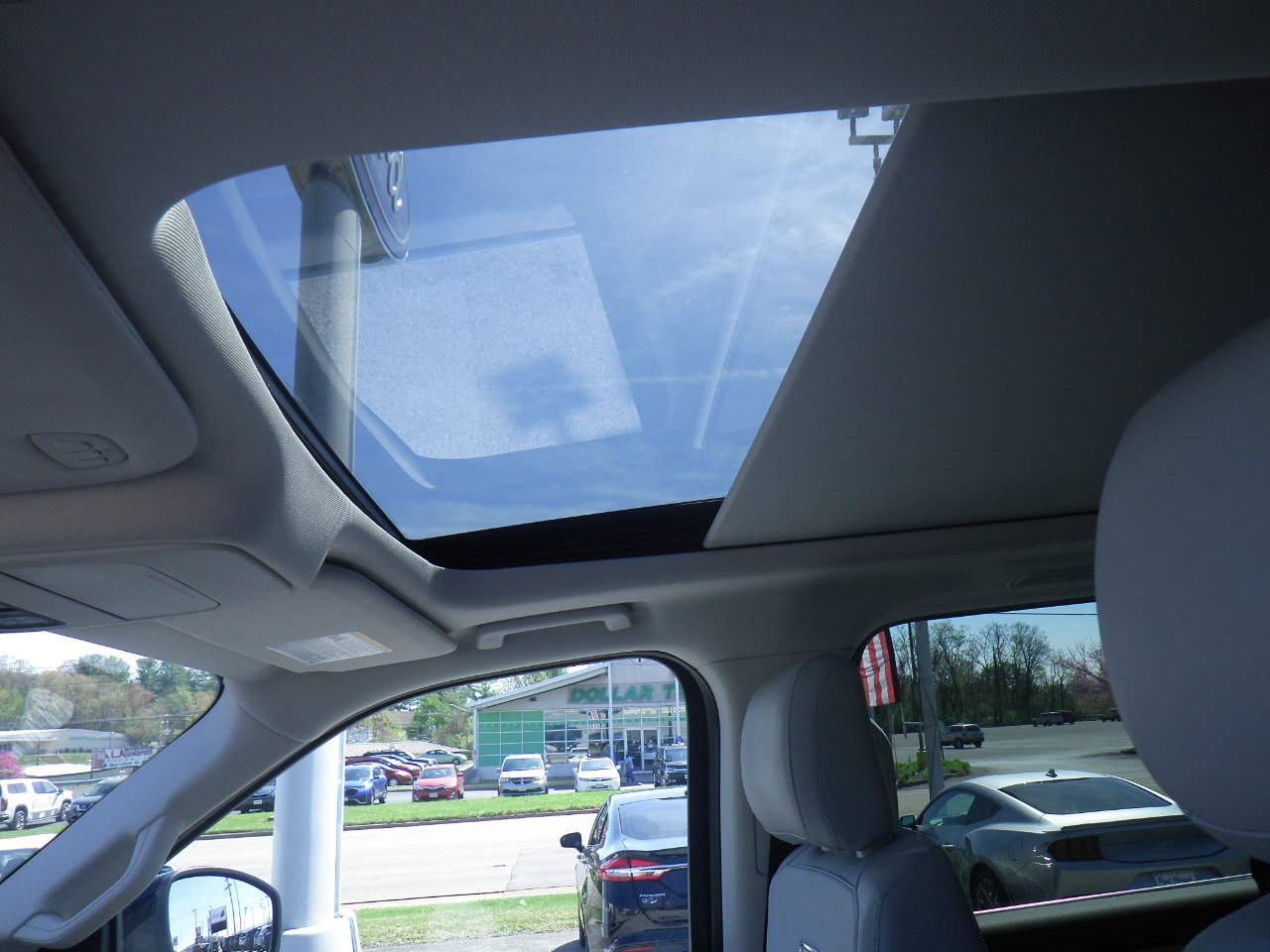 Certified 2025 Ford Expedition Platinum image 18