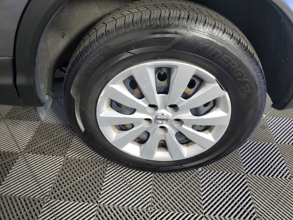 Used 2020 Nissan Rogue Sport S image 29