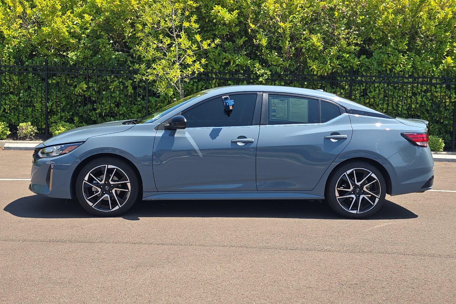 Used 2024 Nissan Sentra SR FWD image 7