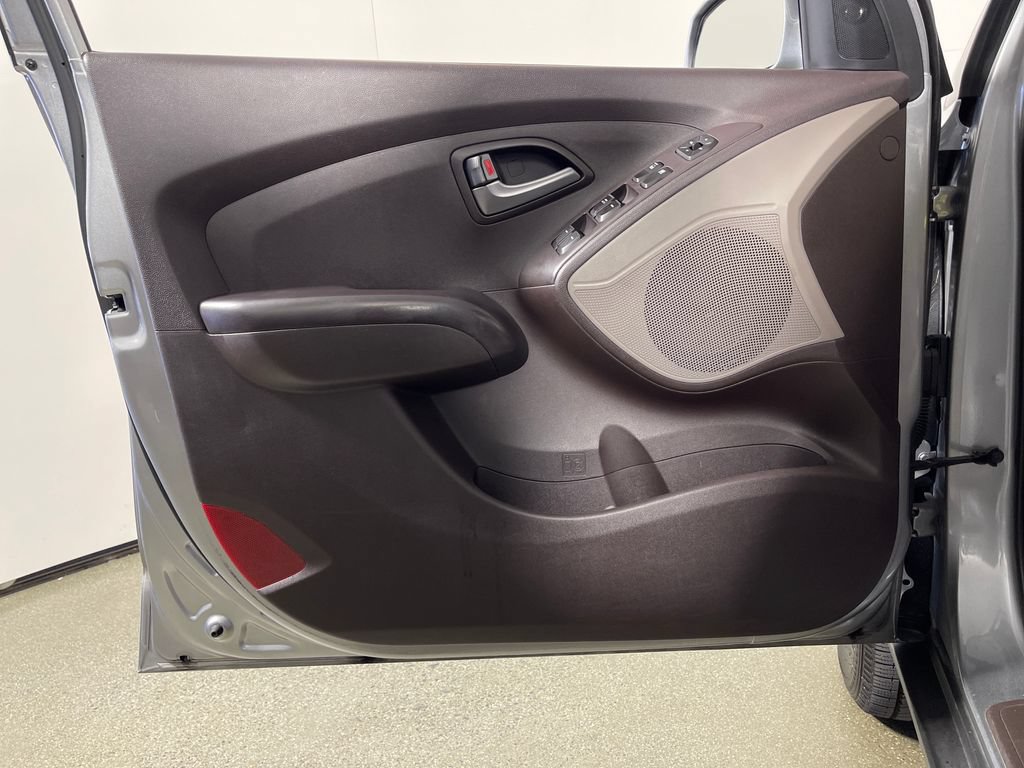Used 2015 Hyundai Tucson GLS w/ Option Group 02 FWD image 19