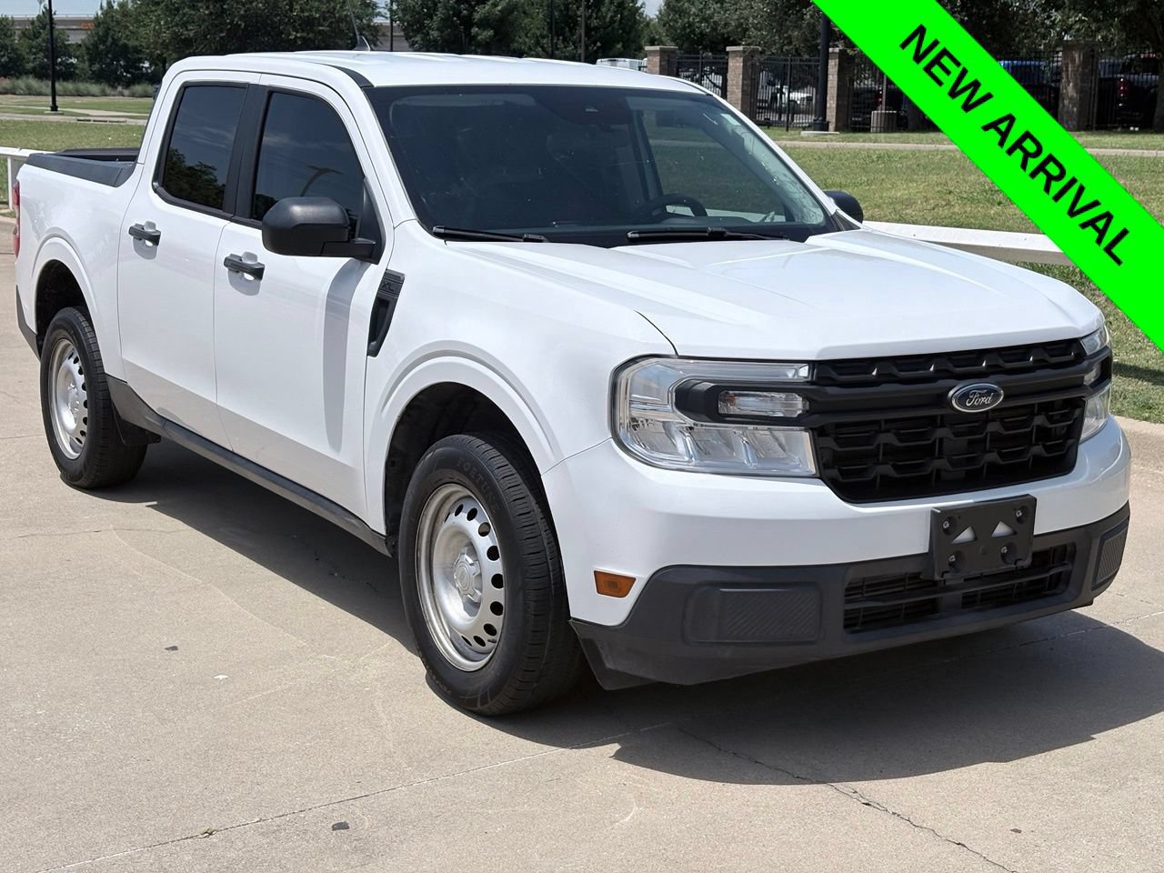 Used 2022 Ford Maverick XL FWD image 1