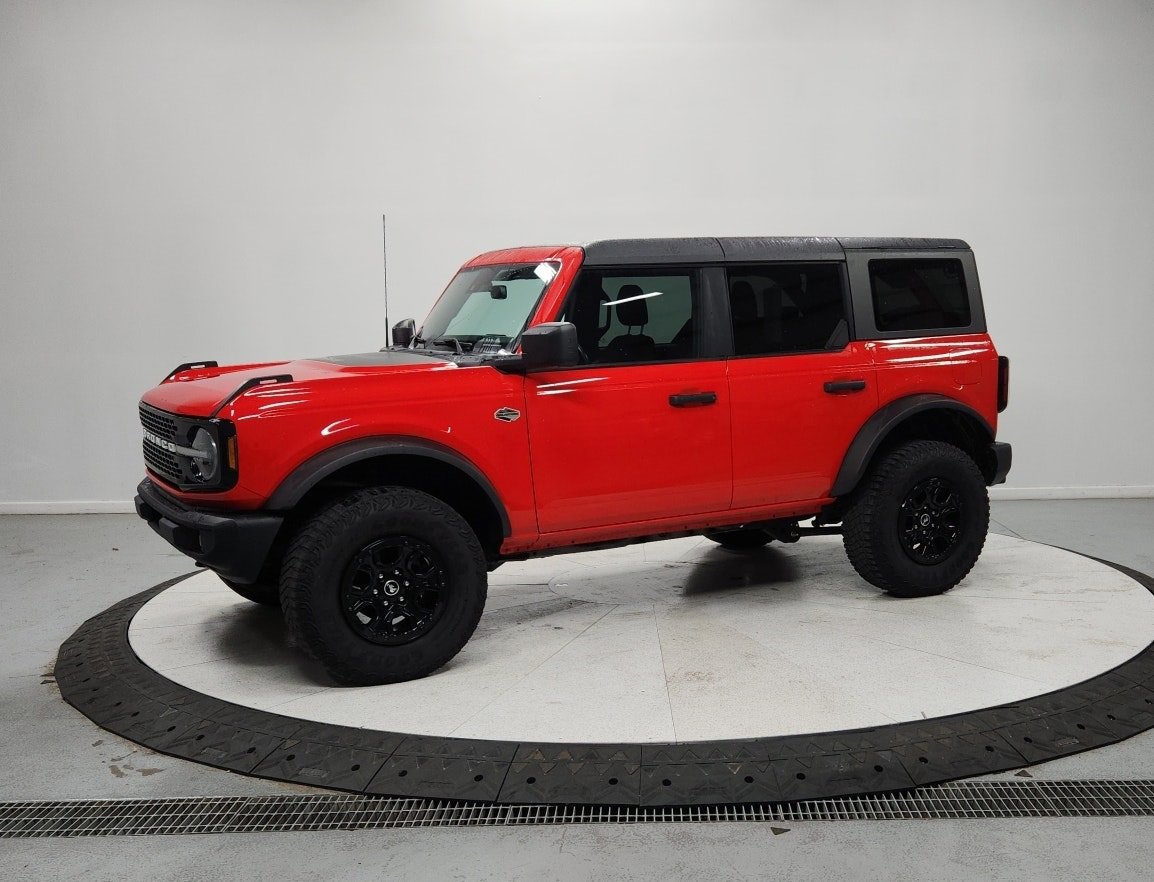 Used 2022 Ford Bronco Wildtrak image 3