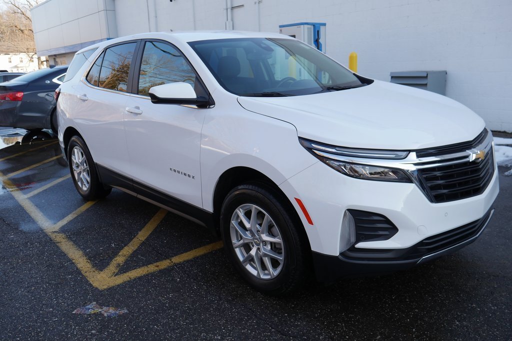 Used 2022 Chevrolet Equinox LT image 2