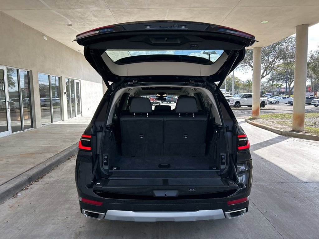 Used 2025 BMW X7 xDrive40i image 55