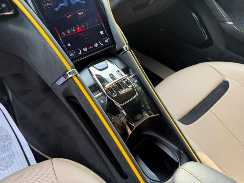 Used 2022 Ferrari Roma image 14