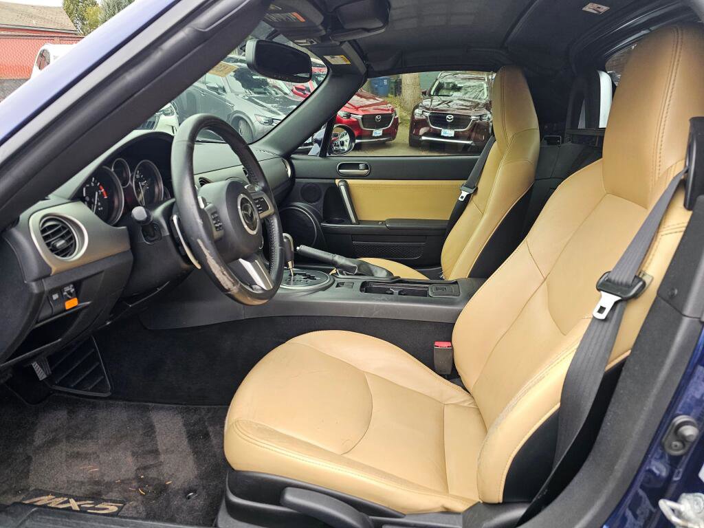 Used 2010 MAZDA MX-5 Miata Grand Touring w/ Premium Pkg image 16