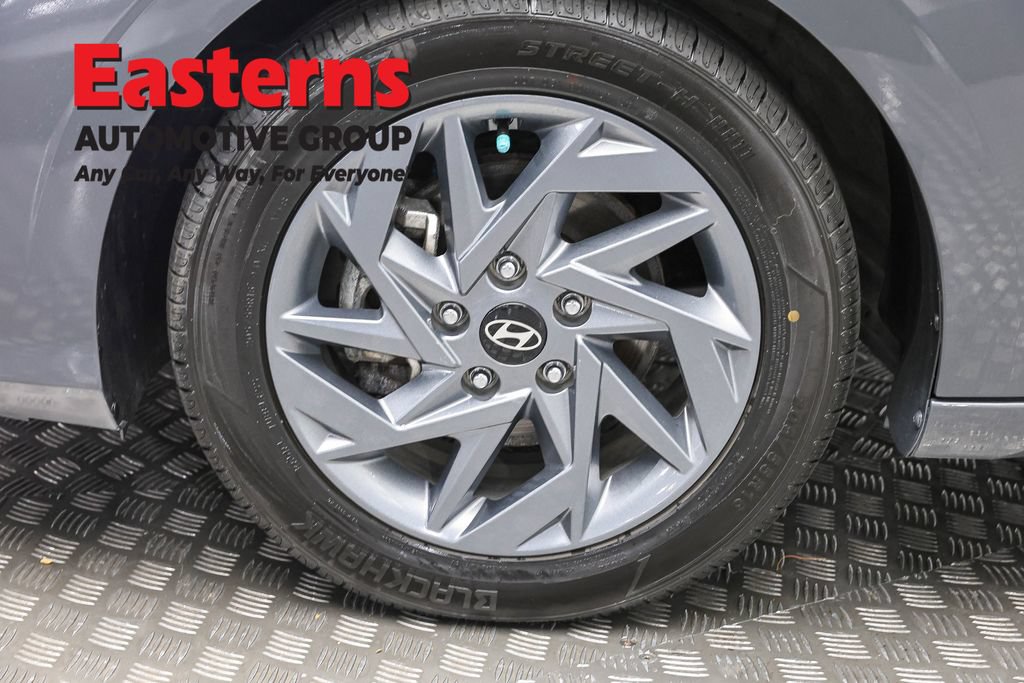Used 2024 Hyundai Elantra SEL FWD image 31