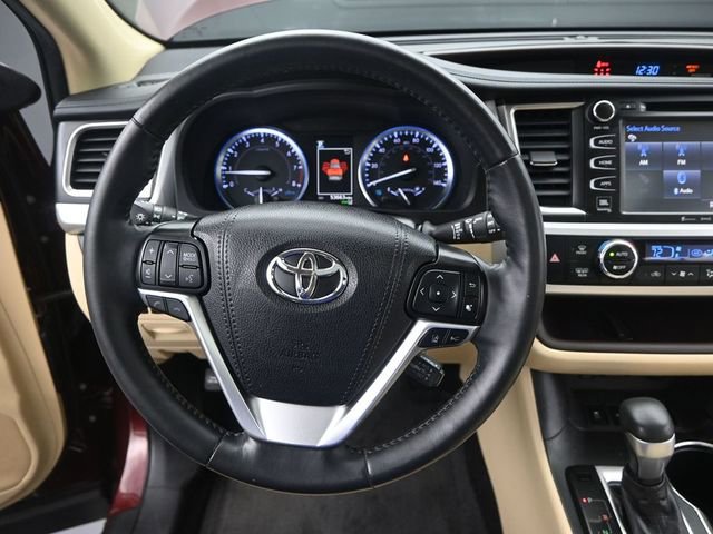 Used 2019 Toyota Highlander Limited Platinum FWD image 5