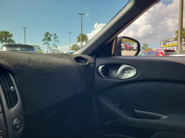 Used 2011 Nissan 370Z Touring w/ Sport Pkg image 27