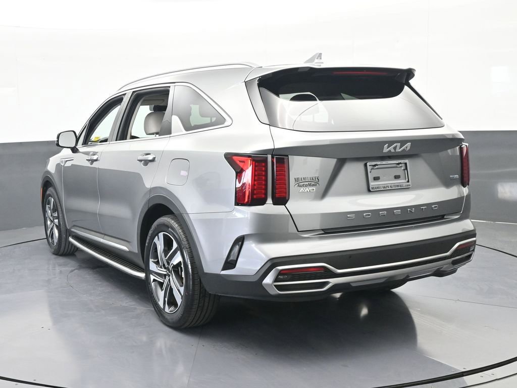 Used 2022 Kia Sorento EX w/ Panoramic Sunroof Package image 4