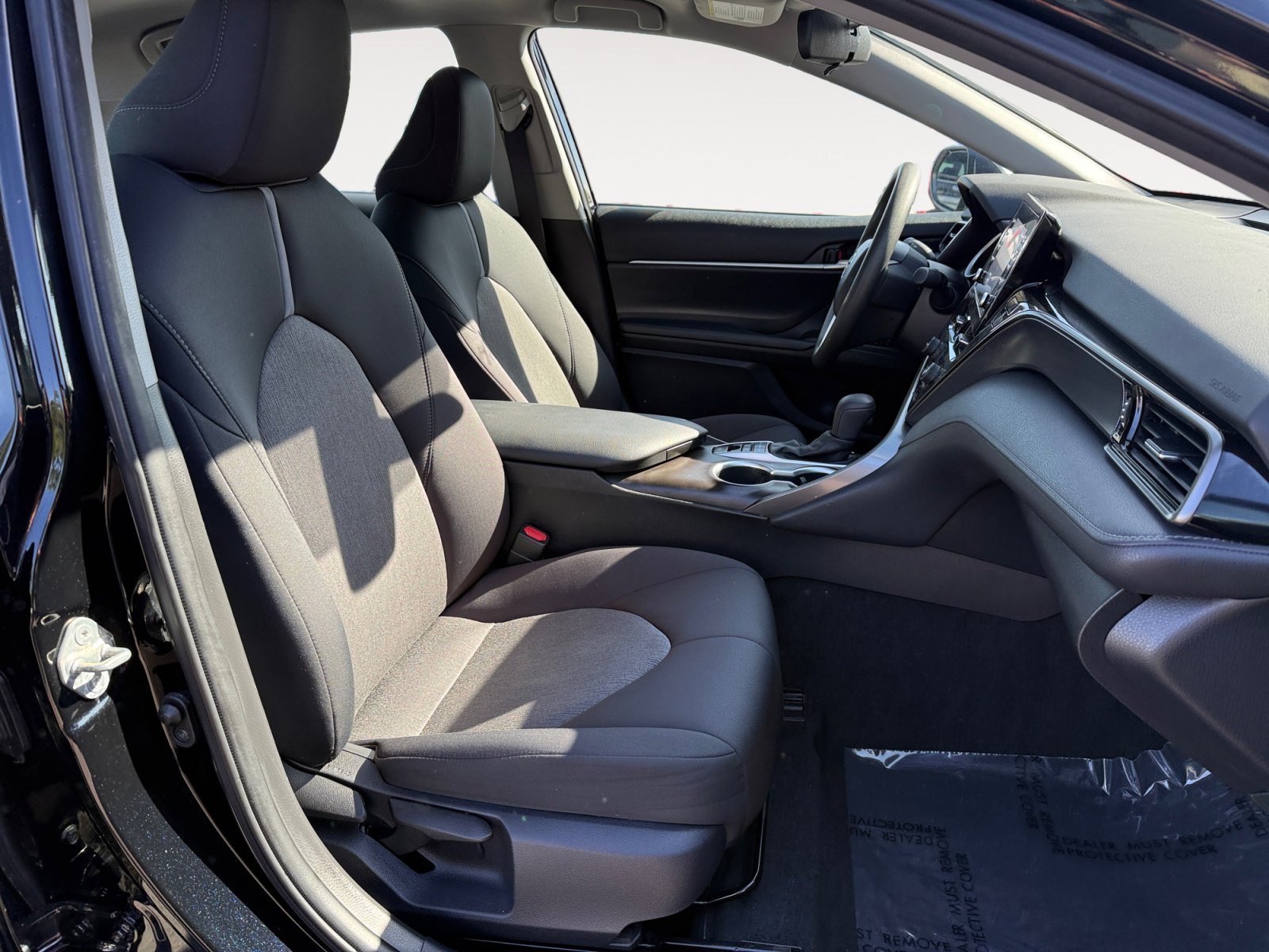 Used 2021 Toyota Camry LE FWD image 19