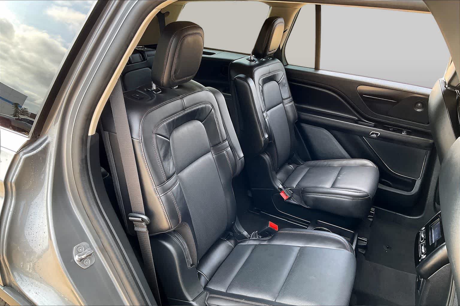 Used 2024 Lincoln Aviator Reserve AWD/4WD image 39