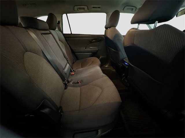 Used 2022 Toyota Highlander L image 30