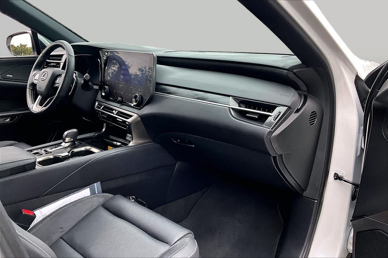 Used 2024 Lexus RX 350 FWD w/ Convenience Package image 18