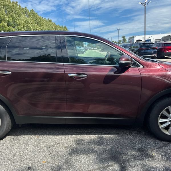 Used 2019 Kia Sorento FWD V6 image 8