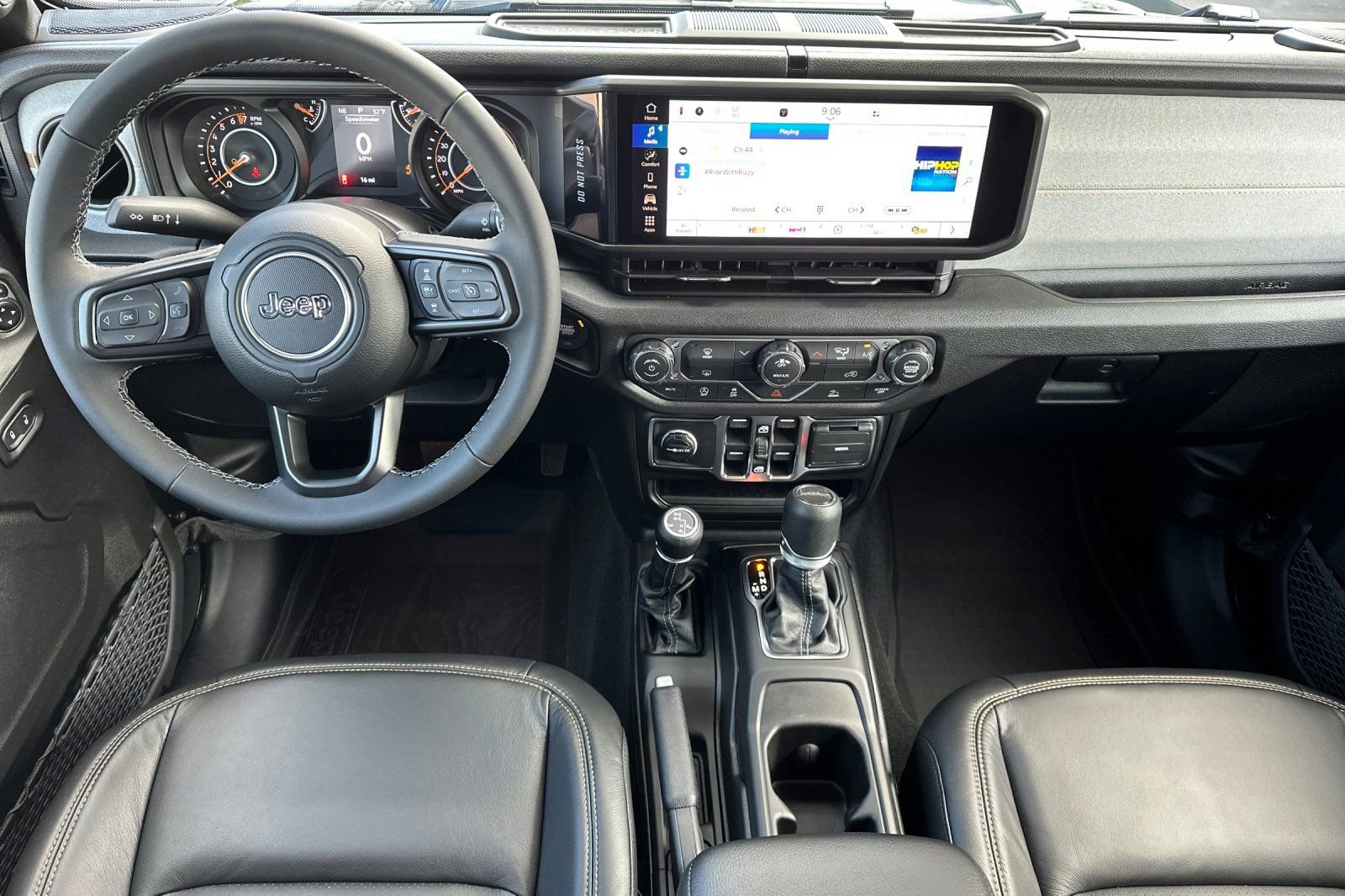 New 2026 Jeep Gladiator Sport image 13