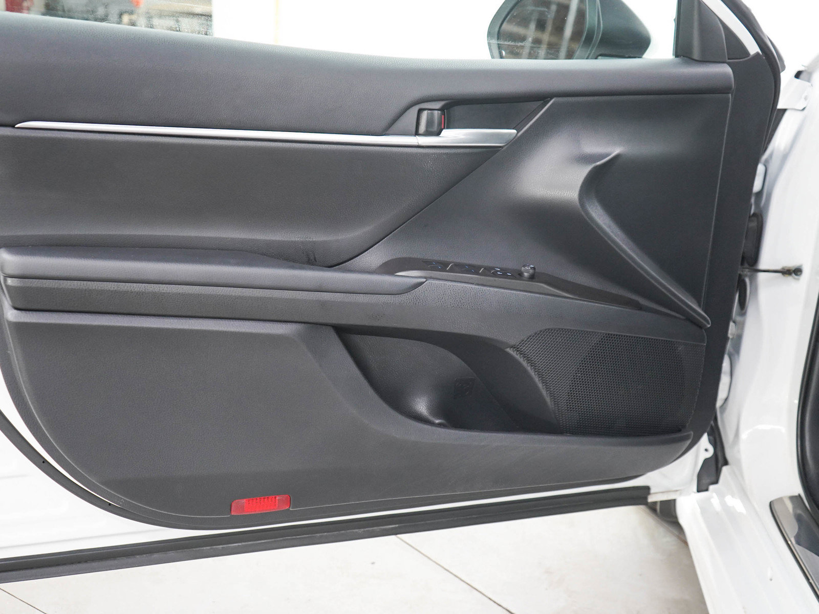 Used 2024 Toyota Camry SE FWD image 17