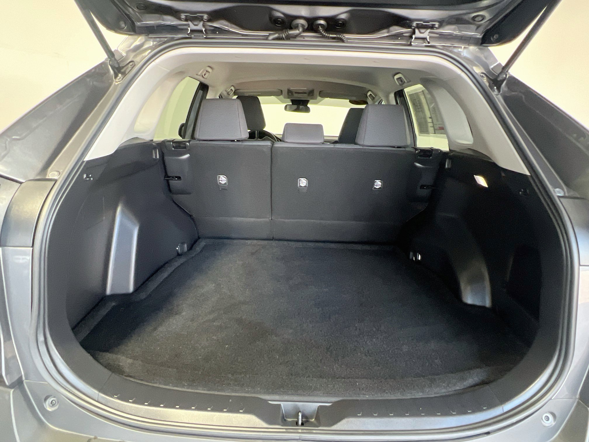 Used 2022 Toyota RAV4 LE FWD image 32