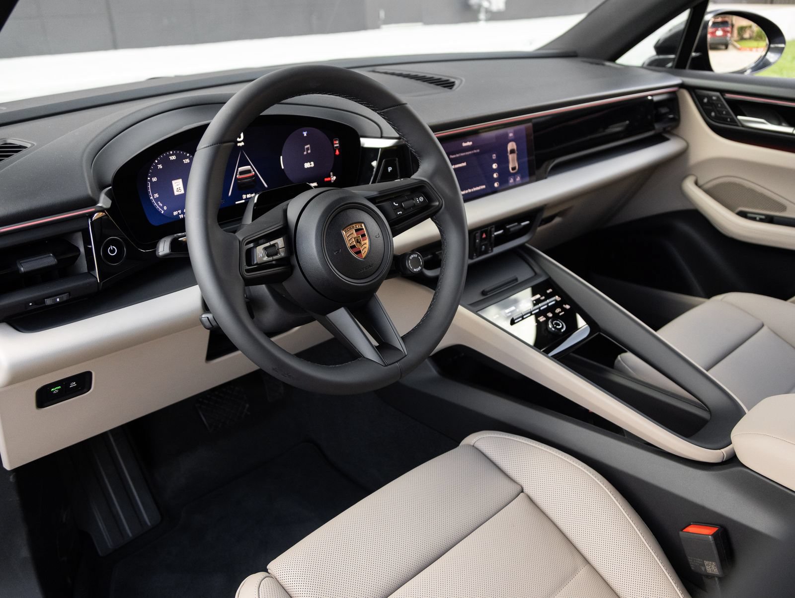 Certified 2026 Porsche Macan 4 Electric AWD/4WD image 4