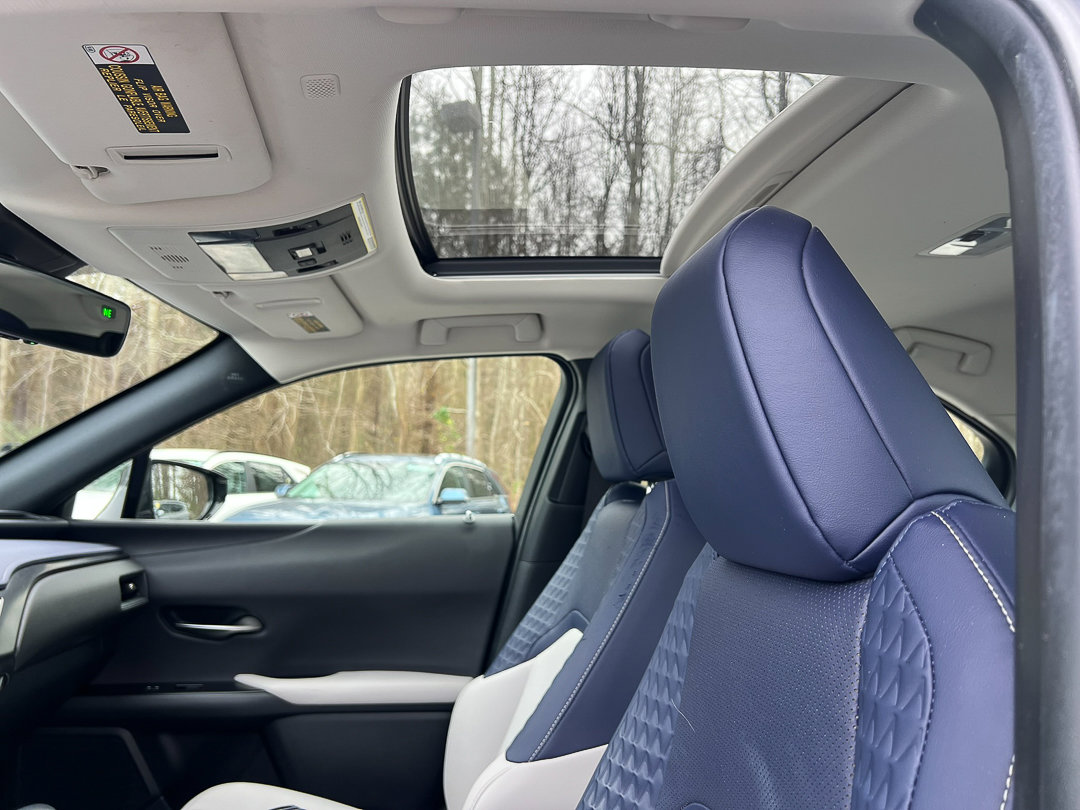 Used 2020 Lexus UX 250h w/ Premium Package image 24