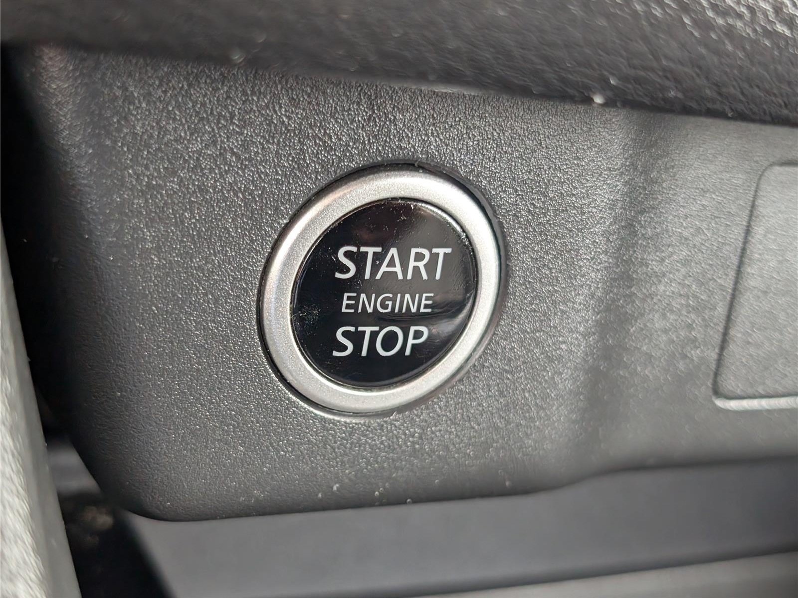 Used 2023 Nissan Rogue SV AWD/4WD image 23