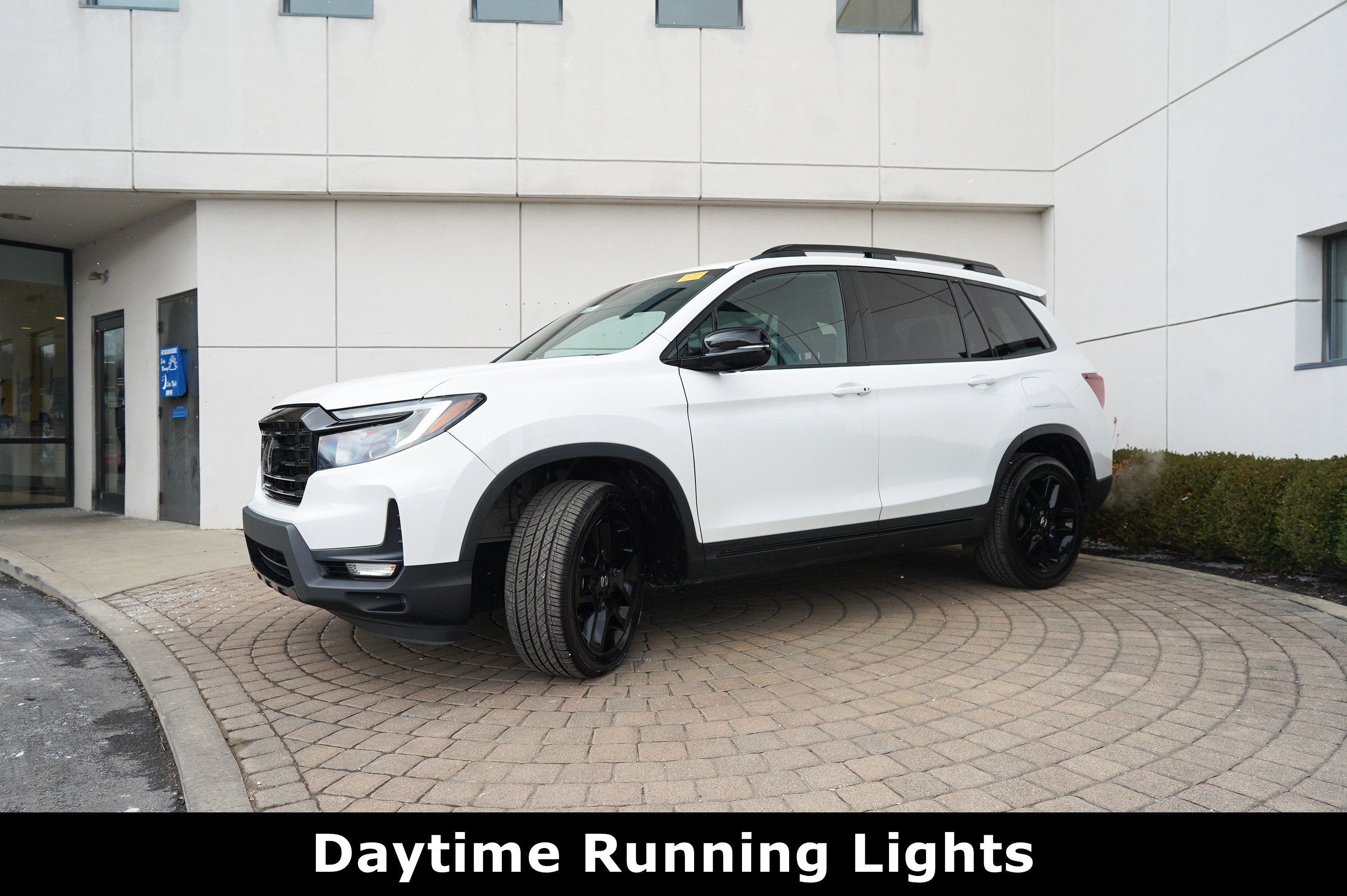 Used 2024 Honda Passport Black Edition image 18