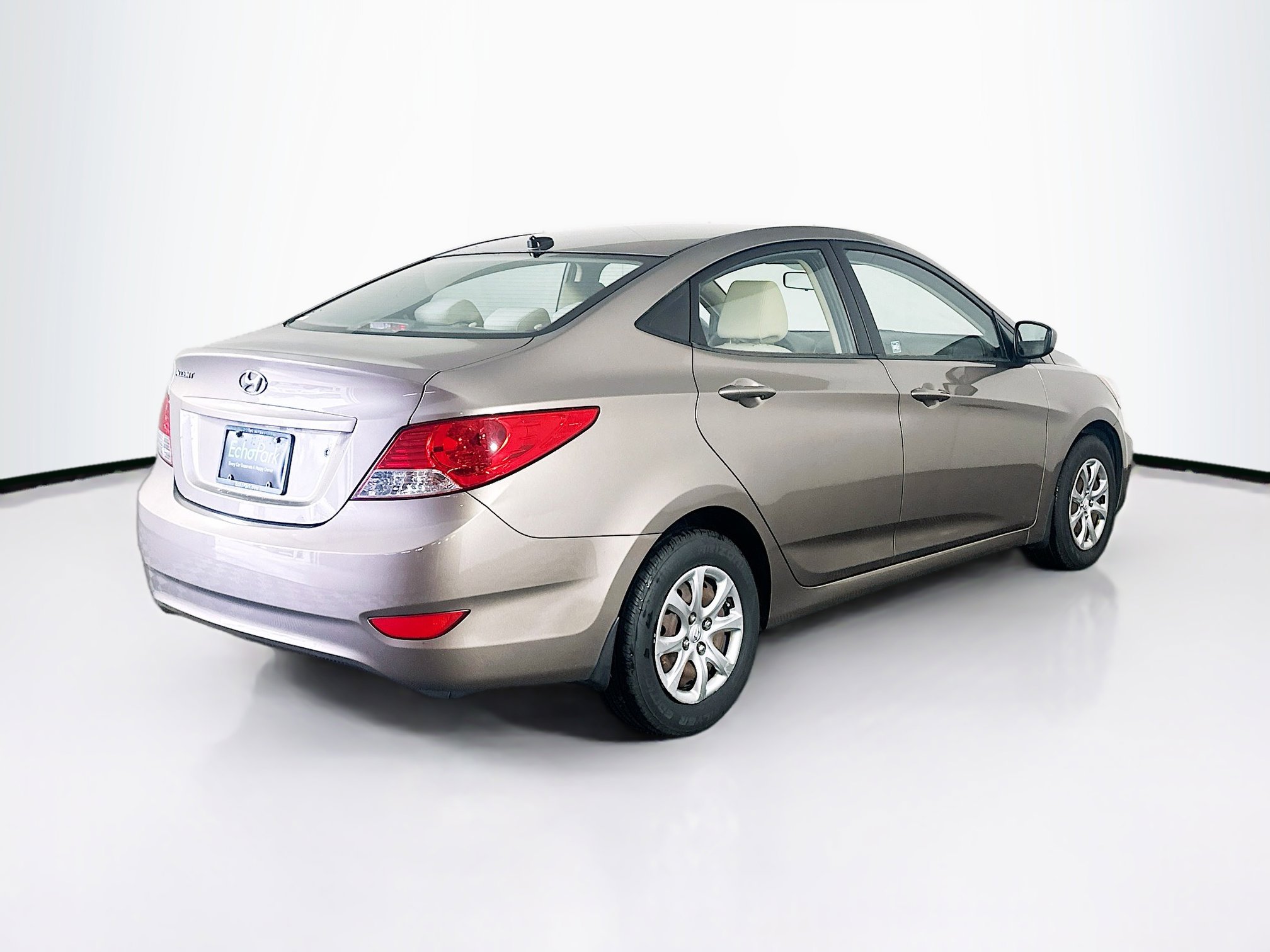 Used 2012 Hyundai Accent GLS w/ Comfort Pkg 2 FWD image 9