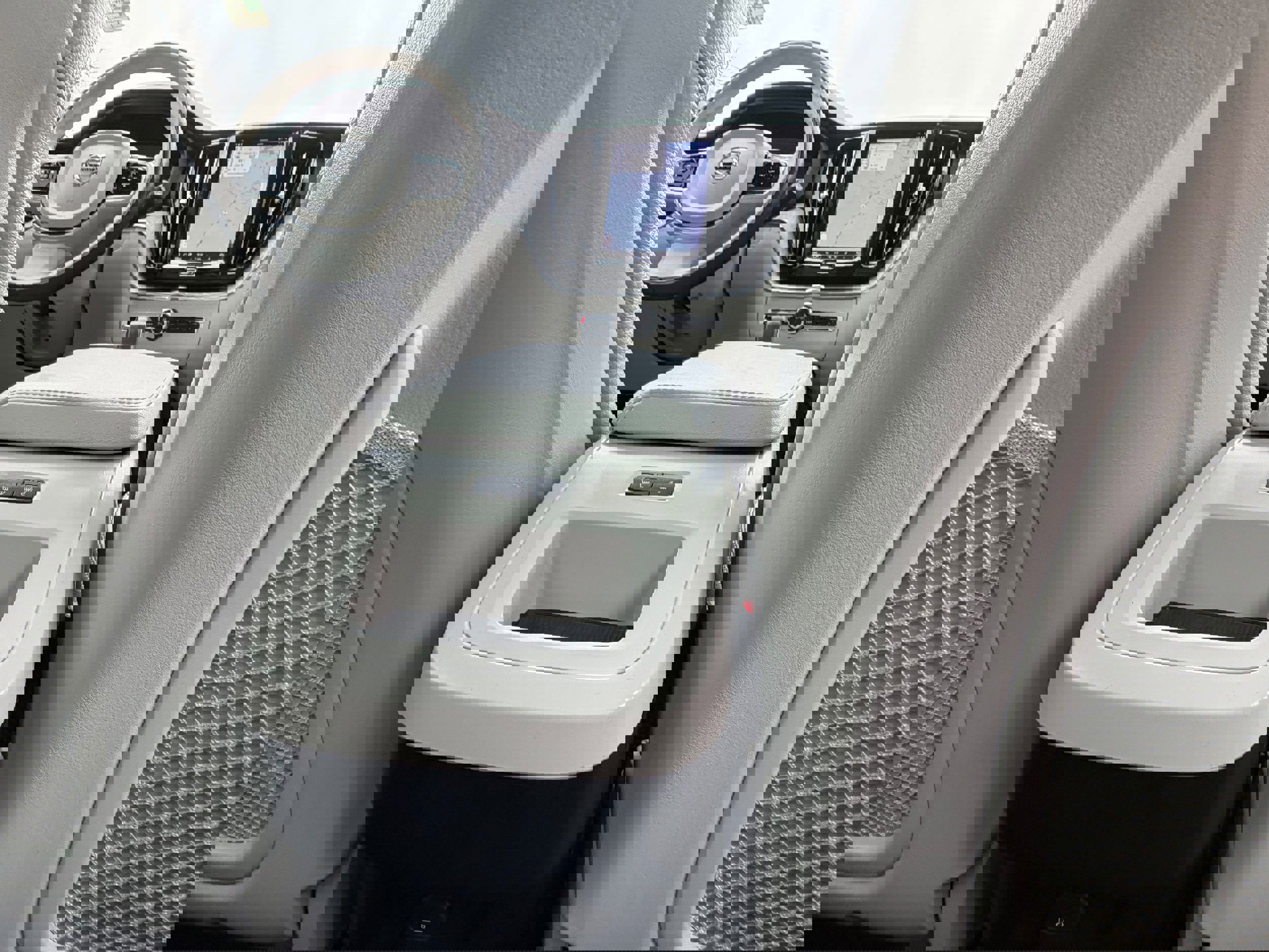 Certified 2023 Volvo XC60 B5 Plus w/ Climate Package image 14