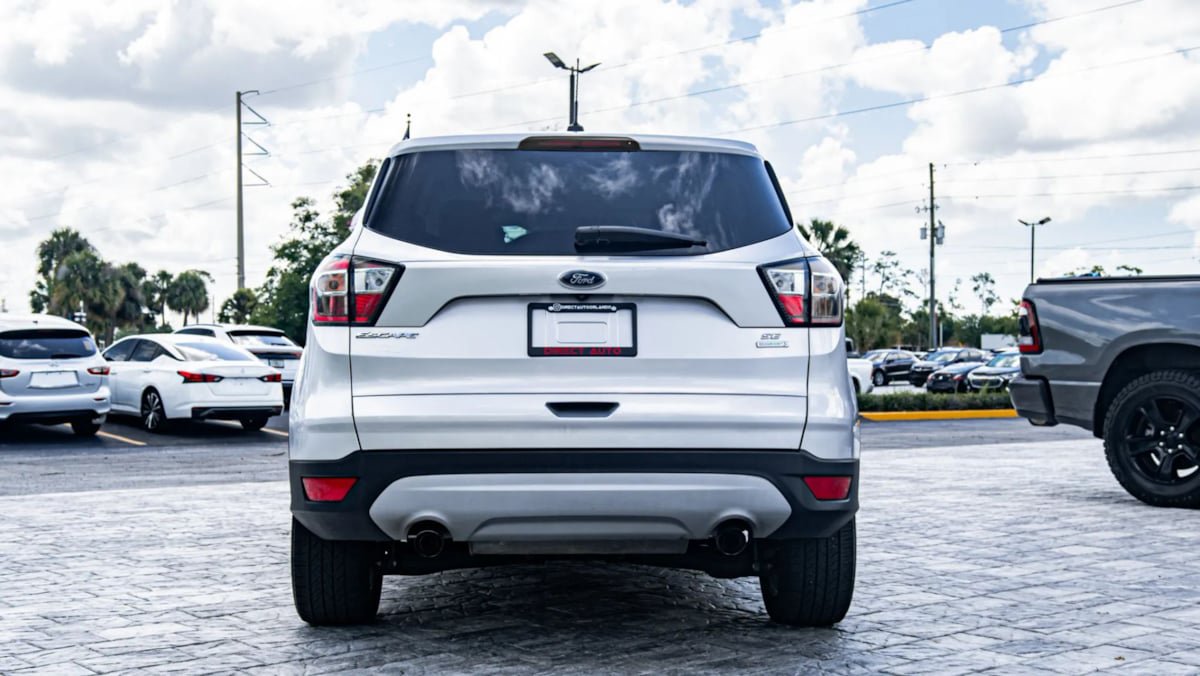 Used 2017 Ford Escape SE FWD image 6