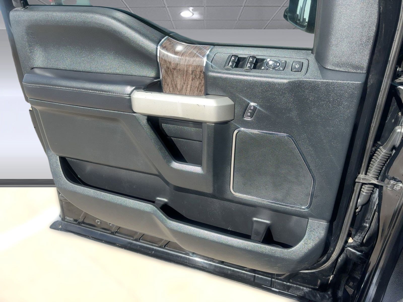 Used 2018 Ford F250 Lariat image 21