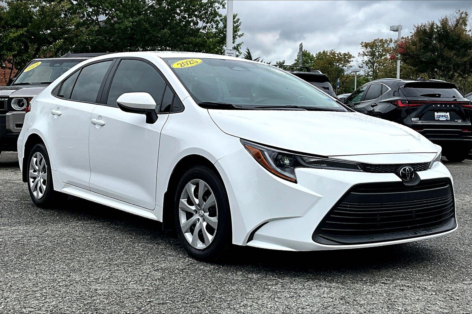 Used 2025 Toyota Corolla LE FWD image 11