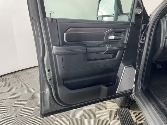 New 2026 RAM 3500 Laramie AWD/4WD image 15