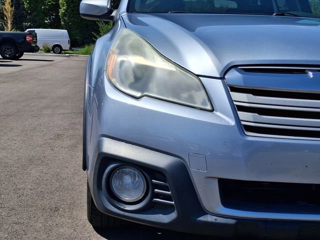 Used 2014 Subaru Outback 2.5i Premium w/ Moonroof Package AWD/4WD image 9