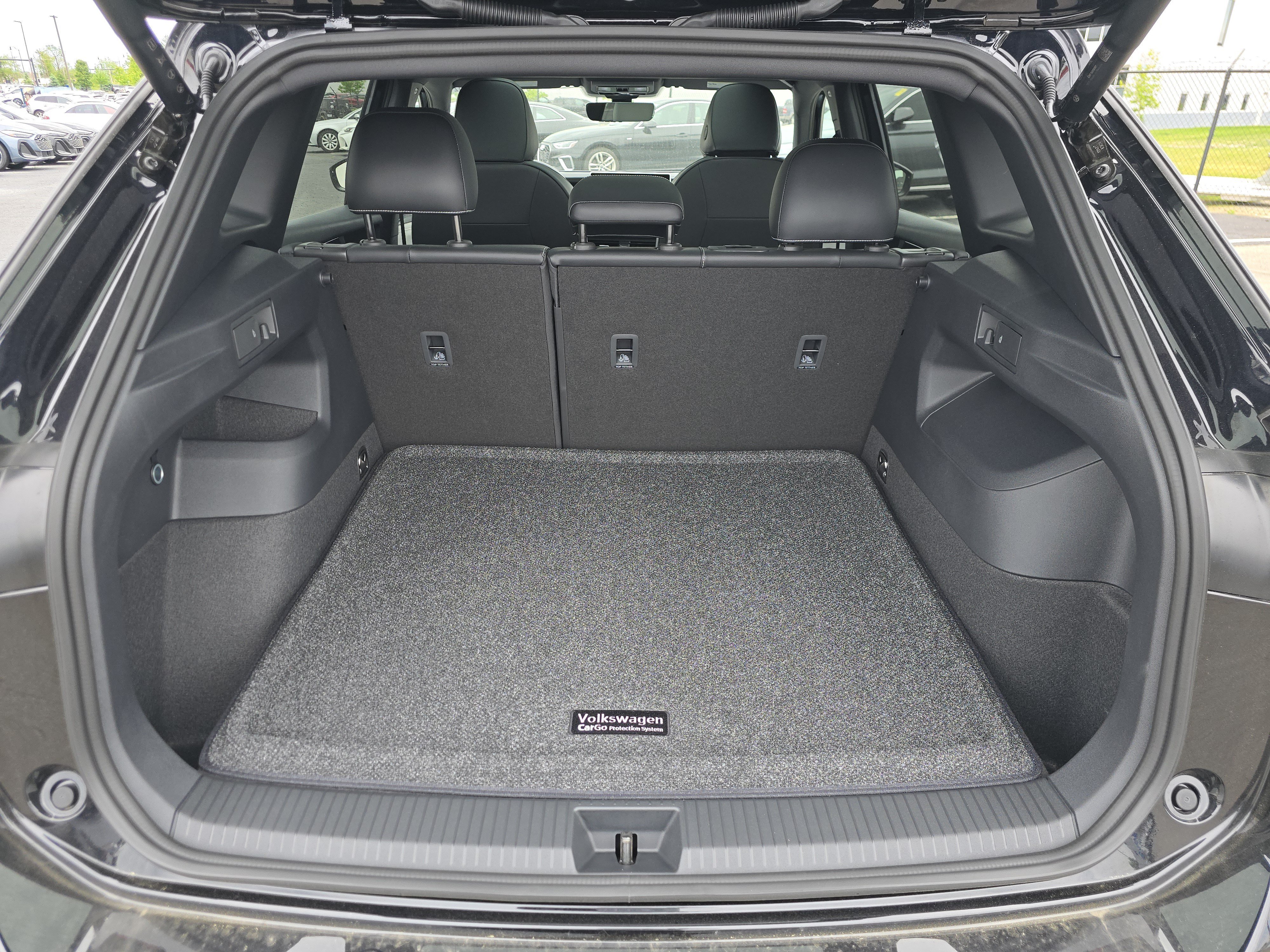 New 2026 Volkswagen Tiguan SE R-Line AWD/4WD image 16
