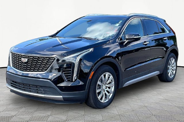 Certified 2023 Cadillac XT4 Premium Luxury w/ Technology Package FWD image 3