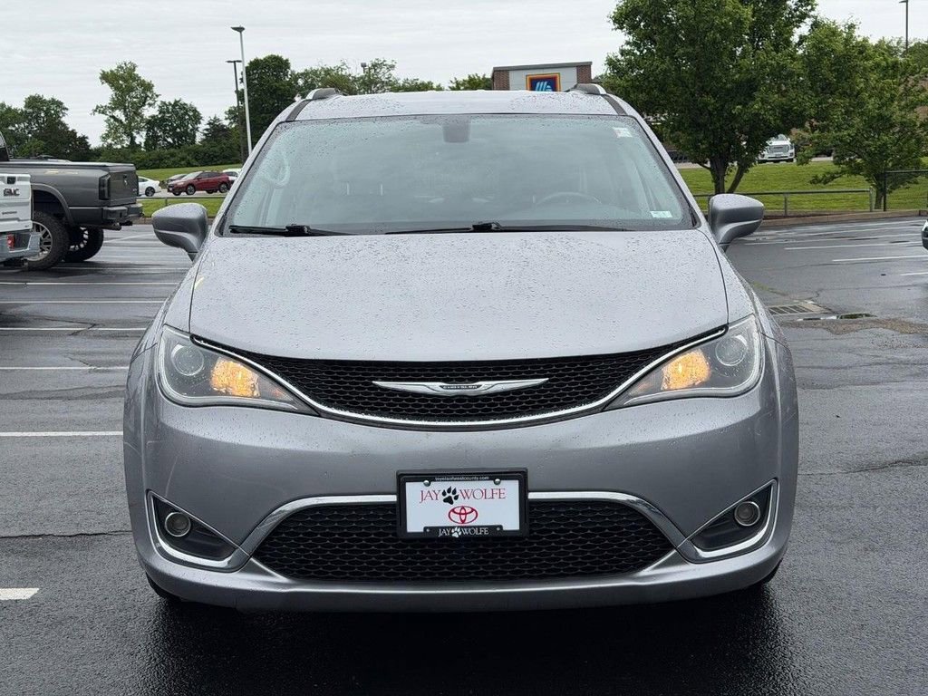 Used 2017 Chrysler Pacifica Touring-L Plus FWD image 9