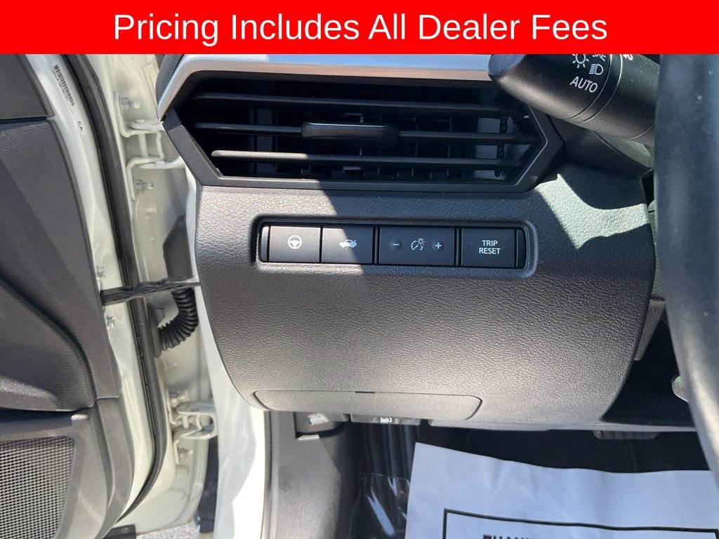 Used 2020 Nissan Altima 2.0 Platinum FWD image 7