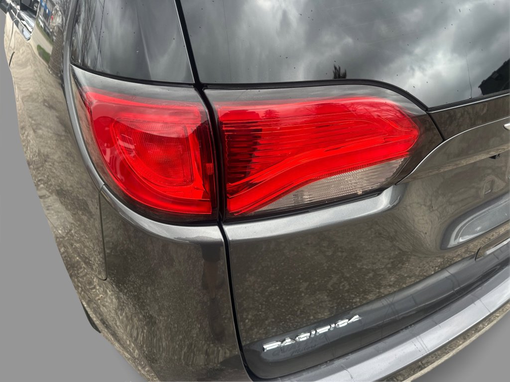 Used 2017 Chrysler Pacifica Touring Plus w/ Tire & Wheel Group image 21