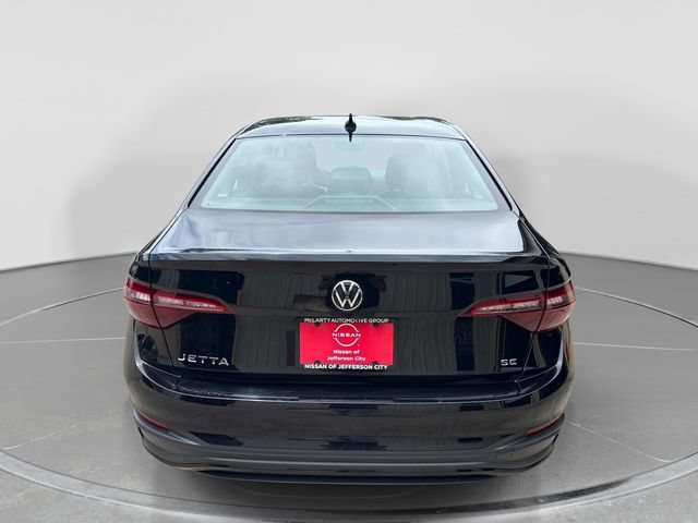Used 2022 Volkswagen Jetta SE w/ Panoramic Sunroof Package FWD image 5