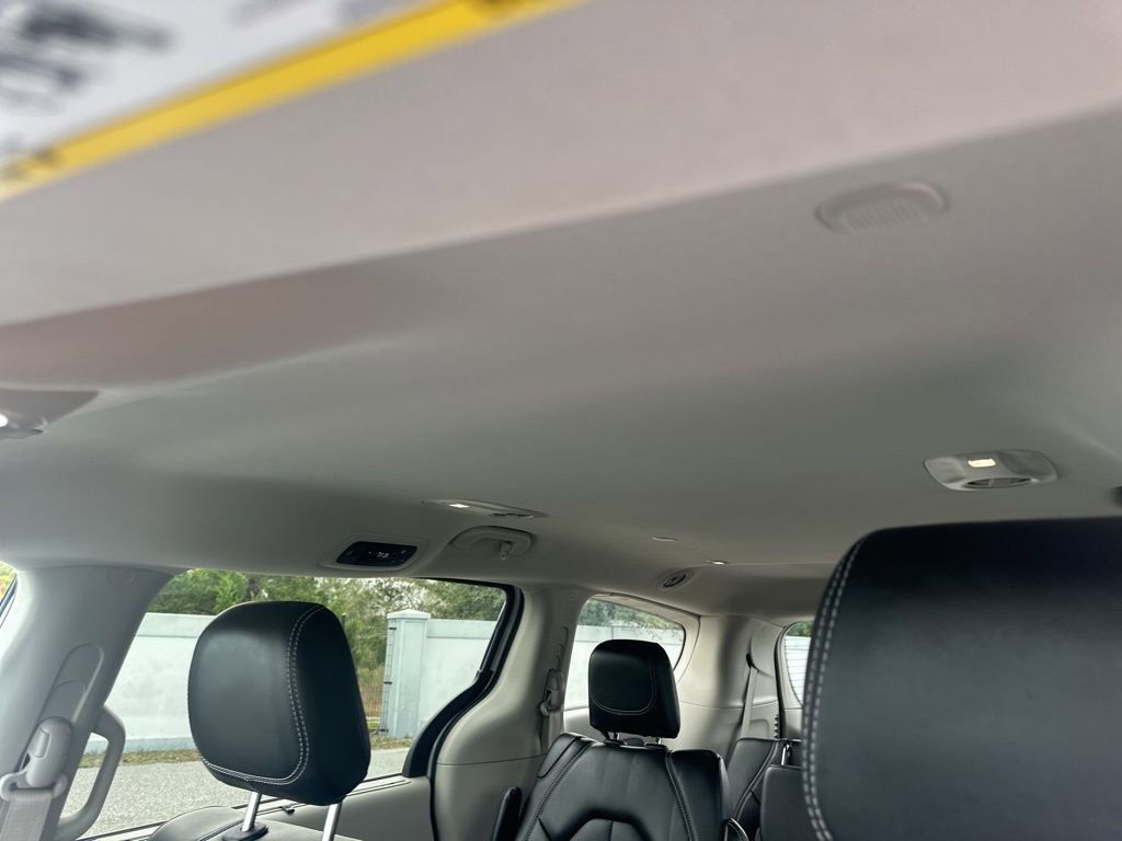 Used 2024 Chrysler Pacifica Touring-L image 20