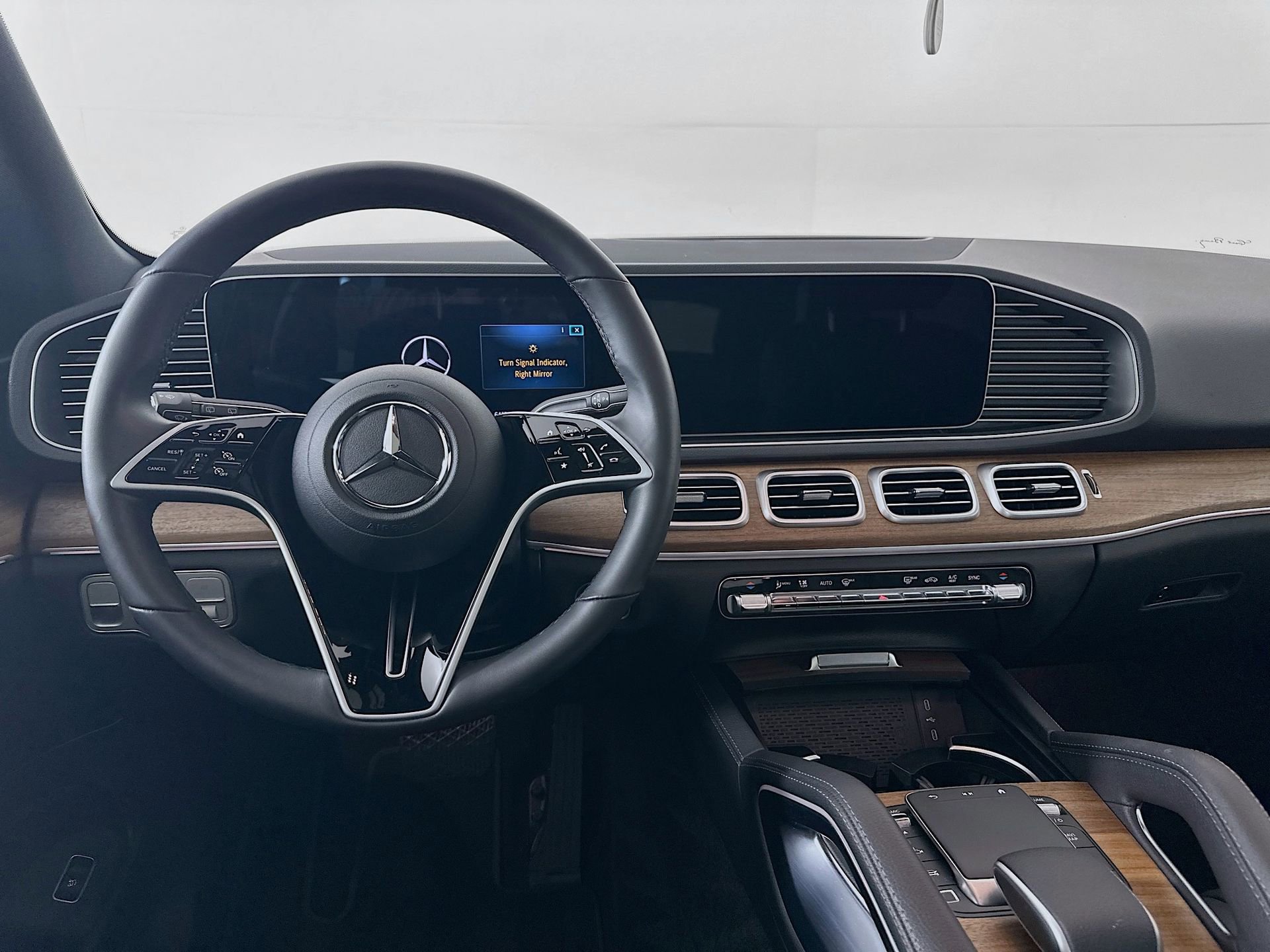 Certified 2025 Mercedes-Benz GLE 350 4MATIC image 24