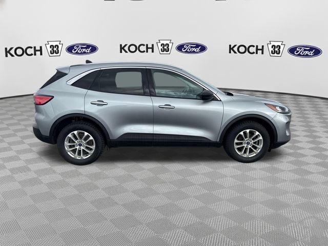 Used 2022 Ford Escape SE w/ Cold Weather Package AWD/4WD image 9