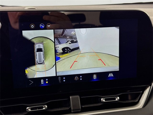 Used 2025 Chevrolet Equinox LT w/ Convenience Package II image 16