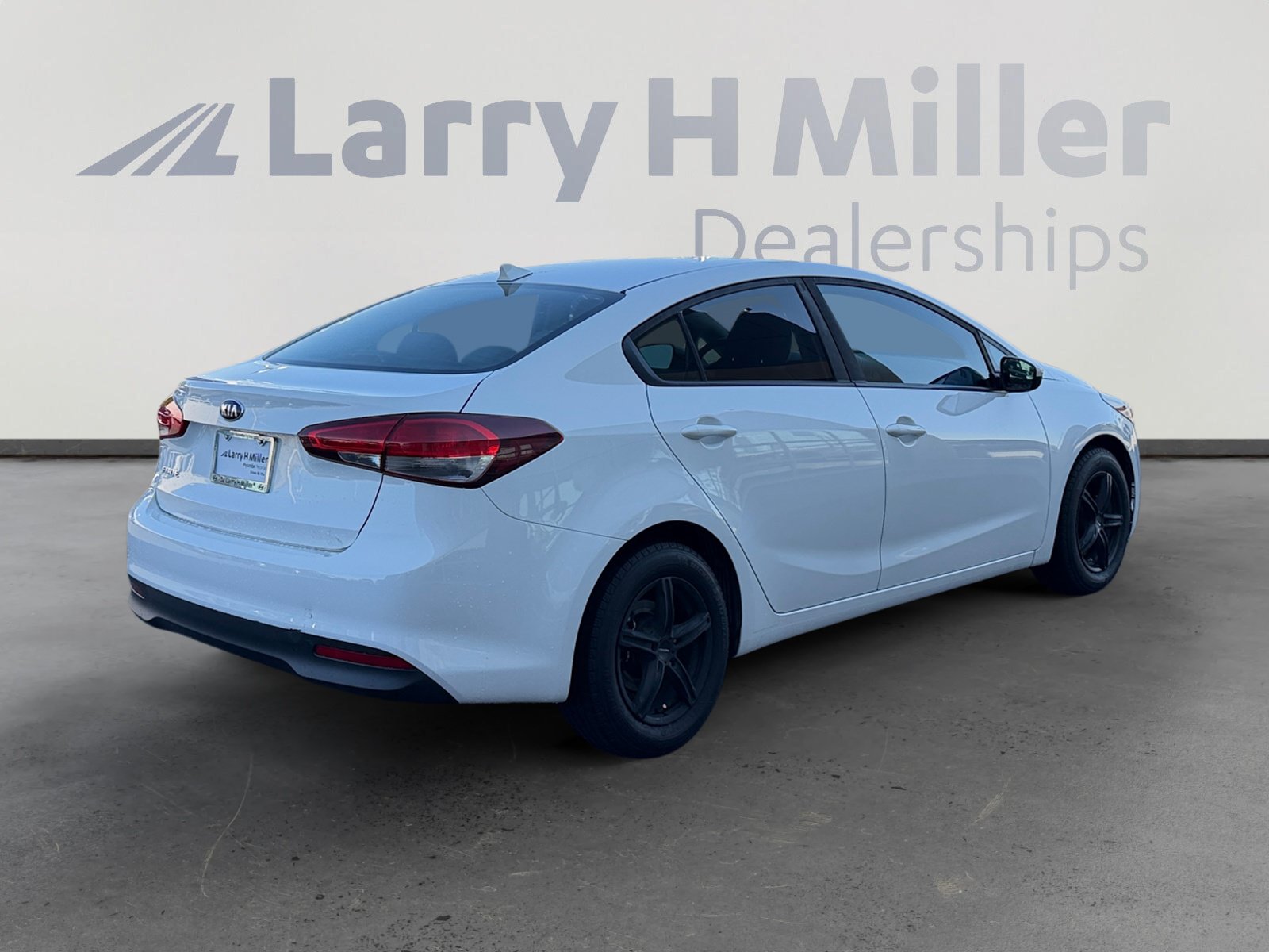 Used 2017 Kia Forte LX FWD image 5
