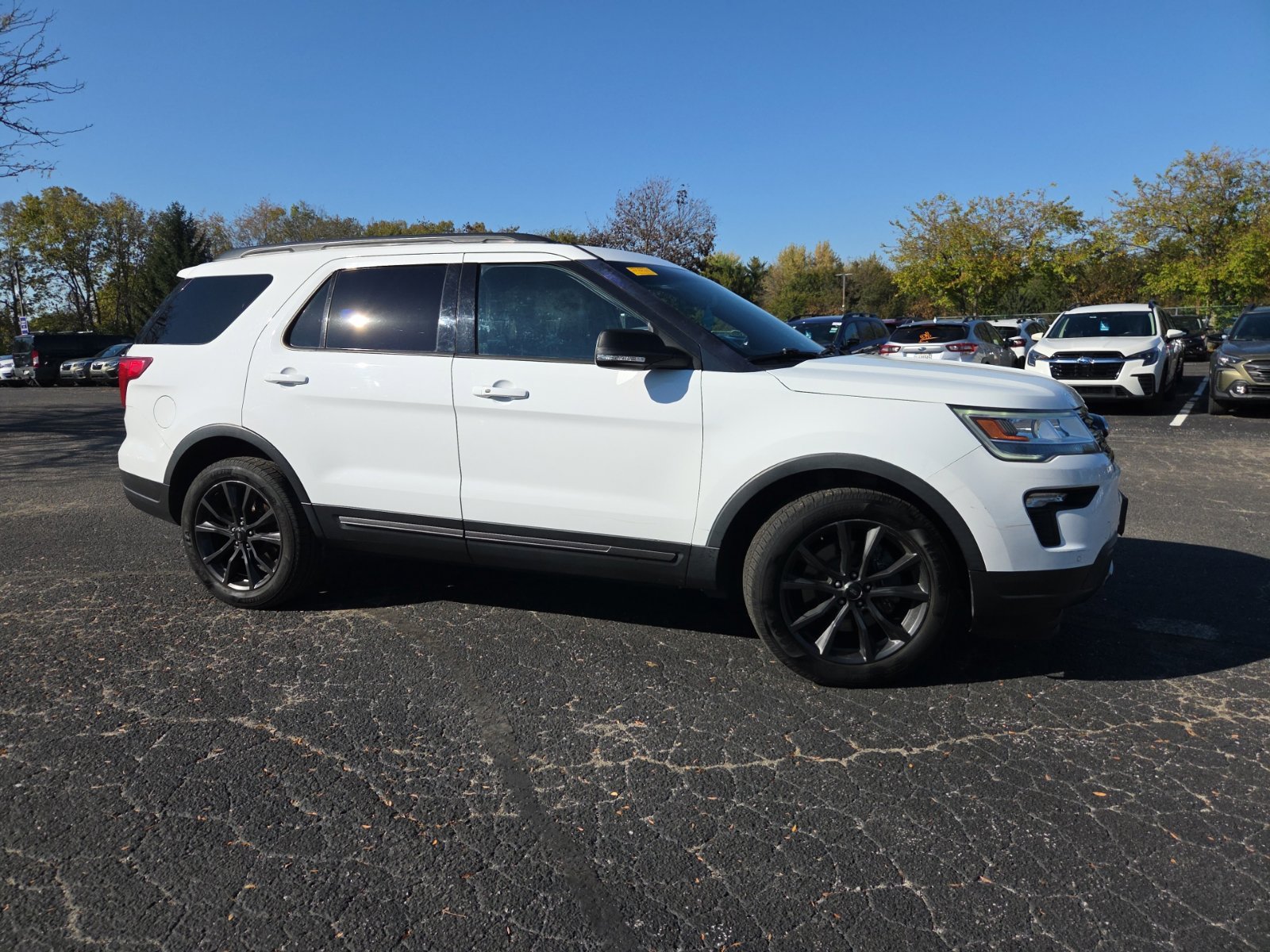 Used 2018 Ford Explorer XLT w/ Equipment Group 202A AWD/4WD image 2